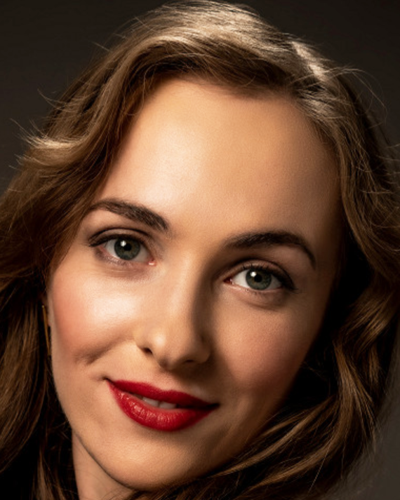 Elizaveta Maximová Elizaveta Maximová