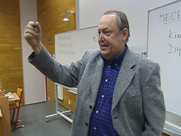 Pavel Tománek, profesor nanotechnolog