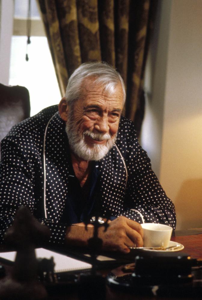 Next photo of John Huston