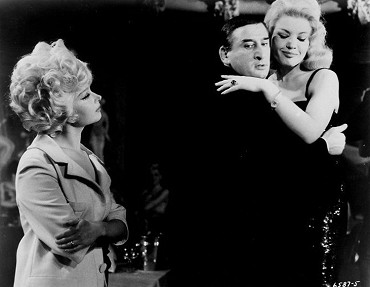 Mani in alto (1961) Galerie ČSFD.cz