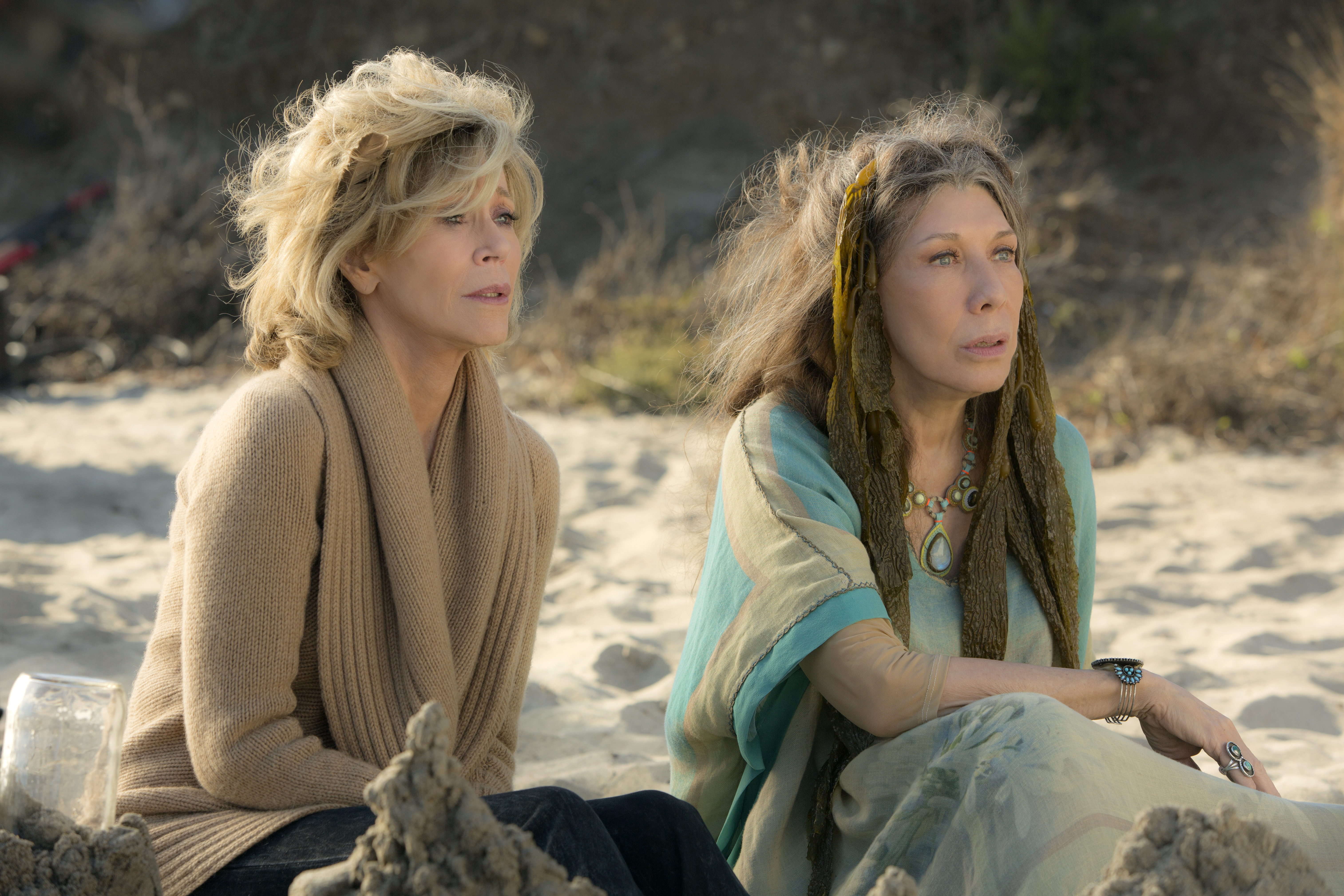 Grace a Frankie - Konec (S01E01) (epizoda) (2015 ...