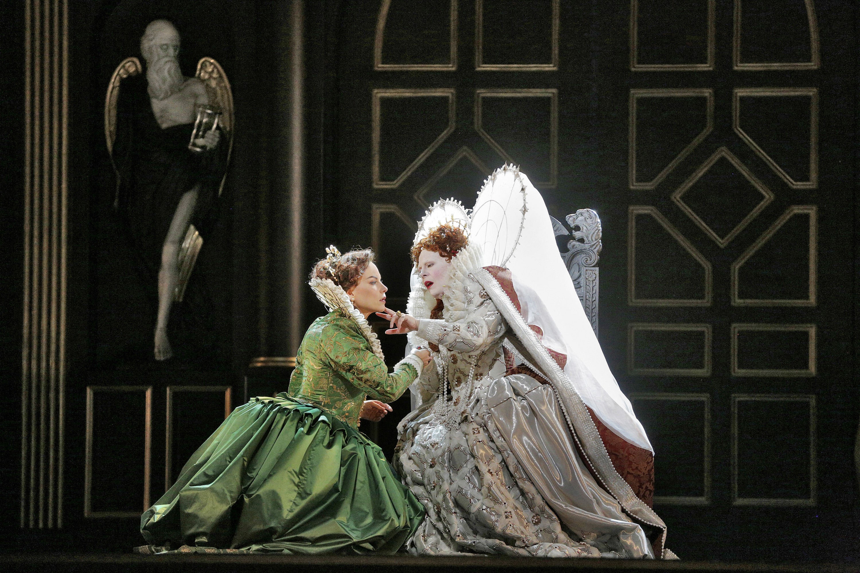 G. Donizetti: Roberto Devereux