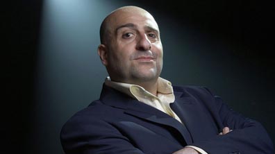 The Omid Djalili Show - stand up perského komika, který nechápe strukturu britského vtitpu :) The Omid Djalili Show