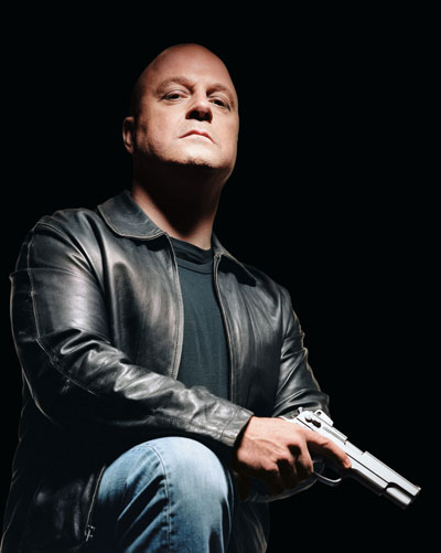 Michael Chiklis ... Detective Vic Mackey