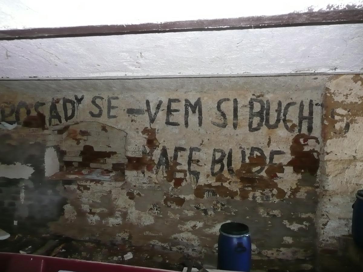 Posaď se - vem si buchtu, kafe bude za chvíli Posaď se - vem si buchtu, kafe bude za chvíli